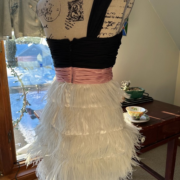 Retro-looking Cocktail Eclectic Prom Christmas or New Year's Eve Dress - Picture 2 of 9